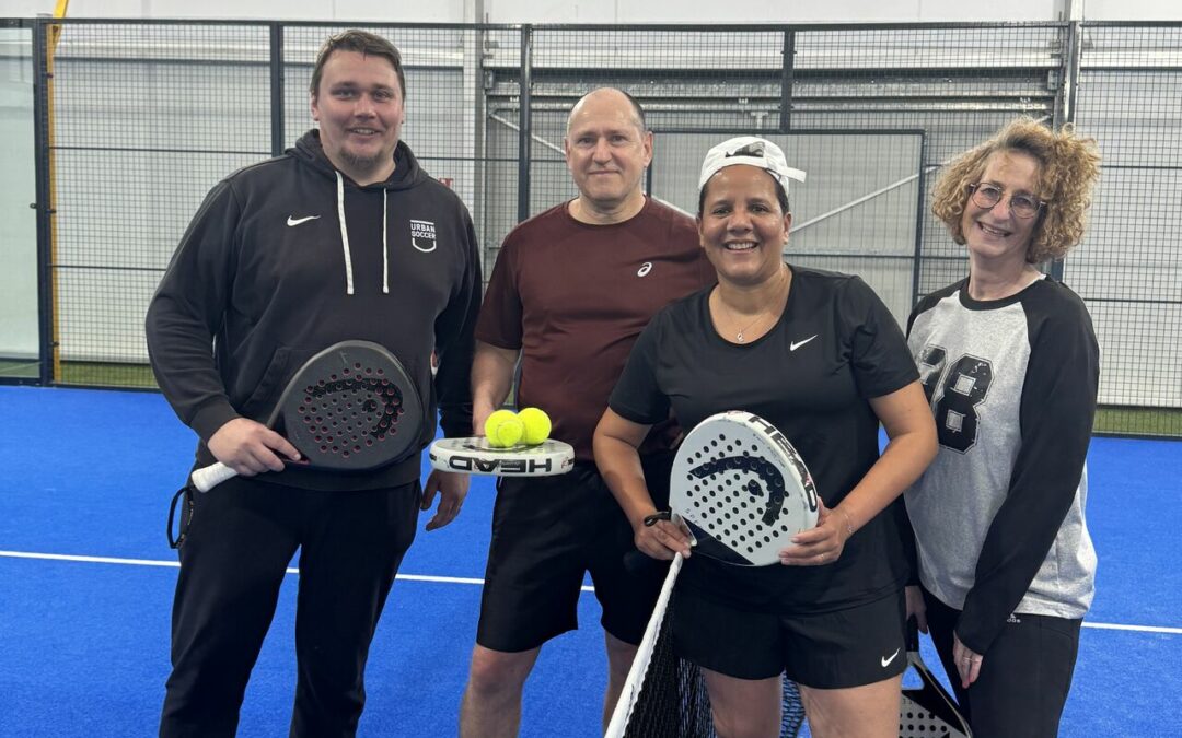 Un mélange détonant : psychologie, supply chain, commerce et dessin industriel… sur un terrain de padel !